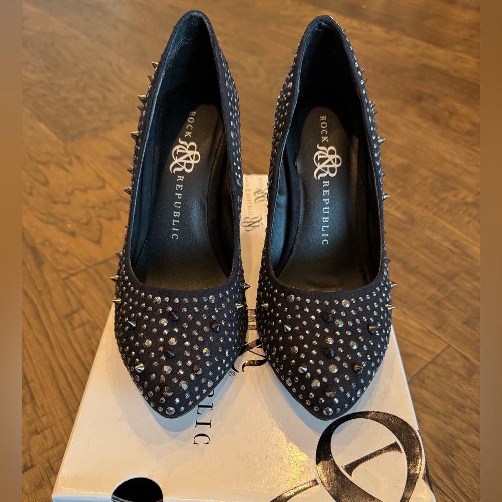 Spiky Heels - Picture 2 of 8